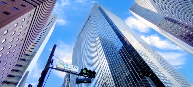 第12回｜信号待ちで見上げた空 → 「立ち止まることの効用」【日常発見の窓口から】