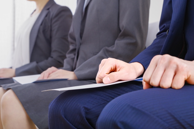 新卒採用「充足率70%割れ」の衝撃─売り手市場の本質は“不安の設計”にある【診断ノート】