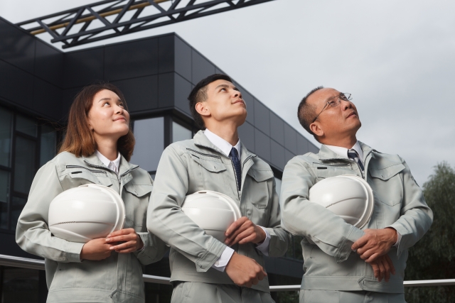 【迎える経営論導入事例-2】製造業で若手の挑戦数が2.3倍に─「育たない」を構造から変えた迎え方設計